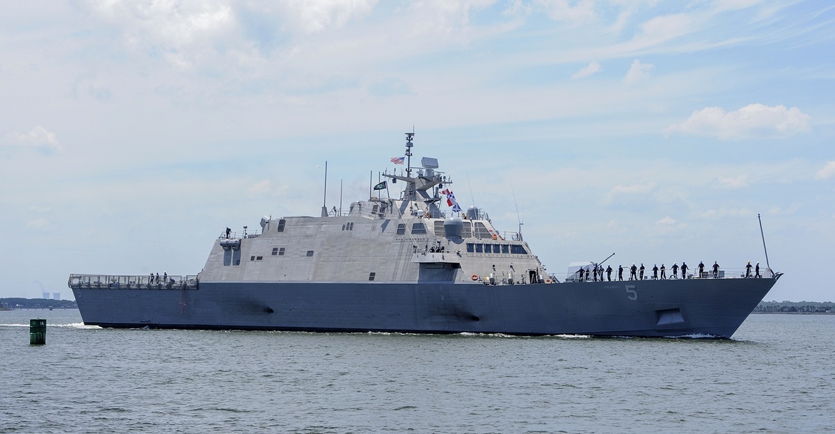 Den amerikanska flottan har avvecklat USS Milwaukee, som kostade 437 miljoner dollar och som hjälpte till att beslagta 954 kg kokain till ett värde av 30 miljoner dollar