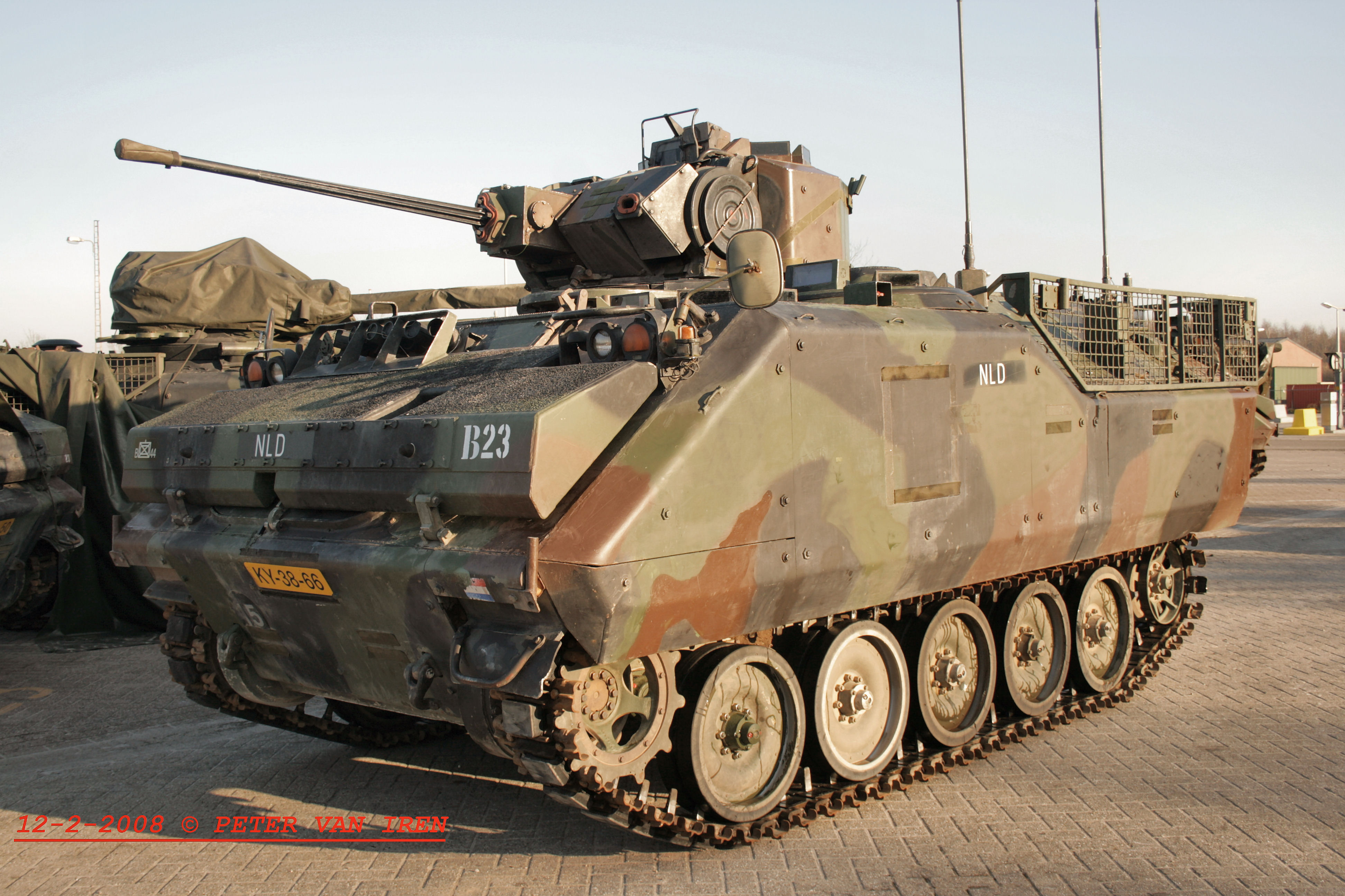 AFU använder belgiska YPR-765 PRI BMP med EWS-torn och 25 mm Oerlikon KBA B02-kanon.