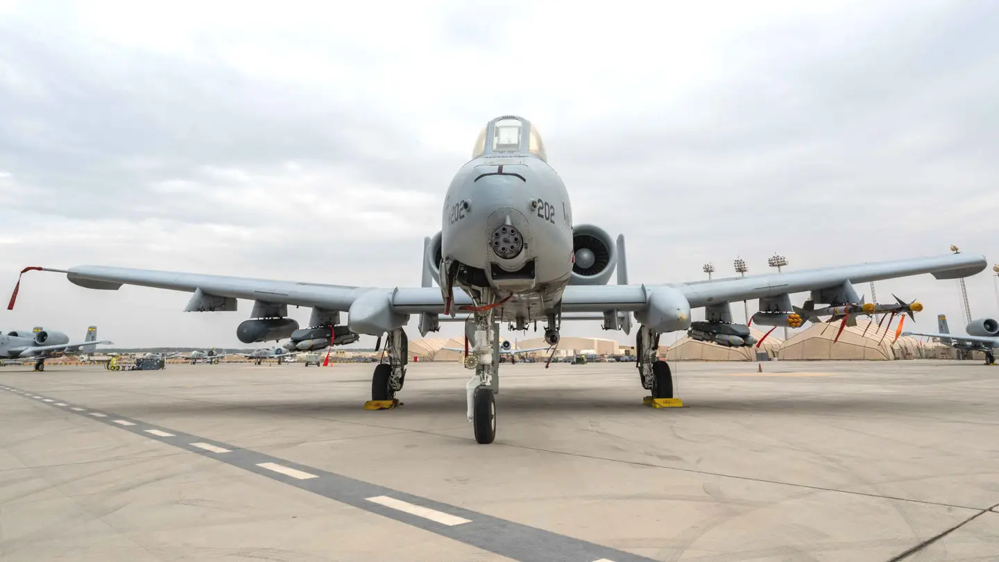 Det ikoniska attackflygplanet A-10 Thunderbolt II kan nu använda APKWS II-missiler och GBU-39/B styrda bomber med liten diameter