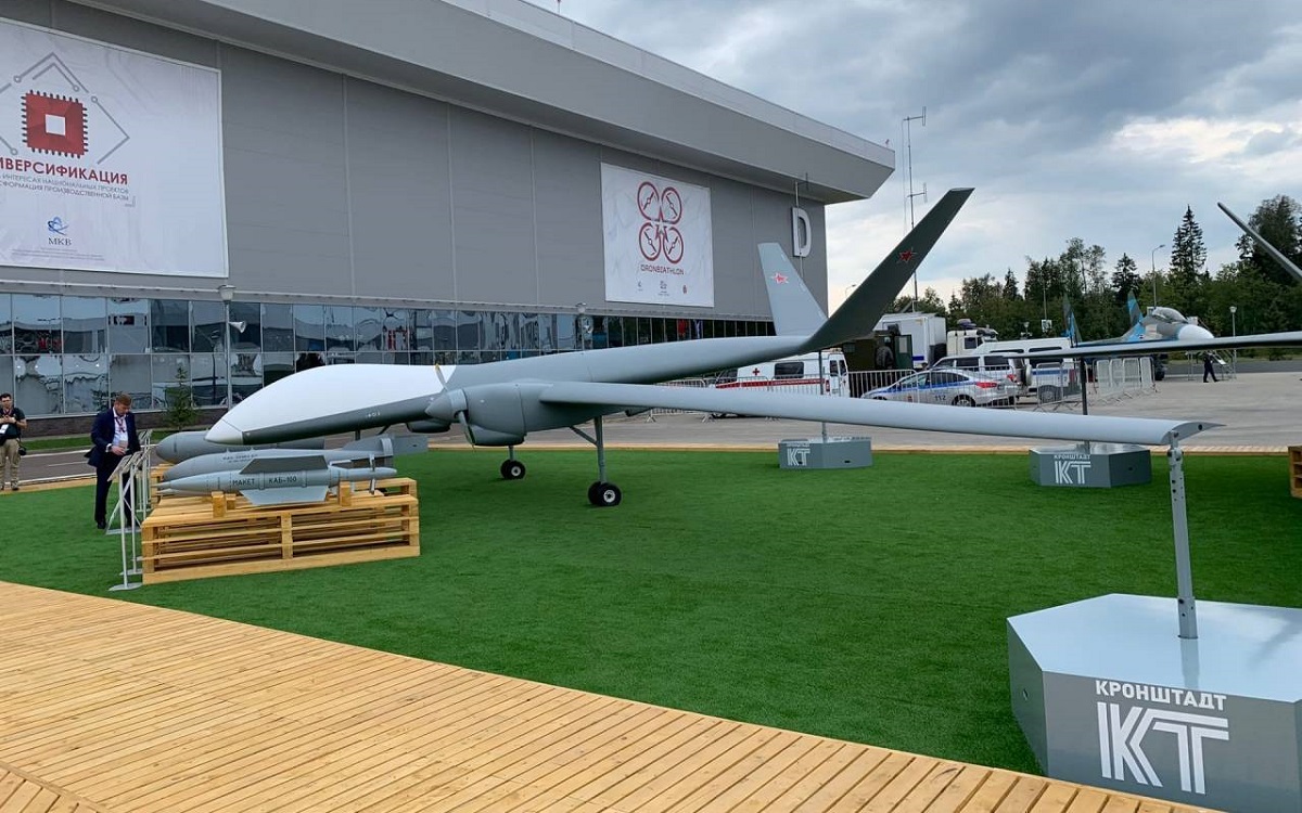Rysslands Sirius-drönare gör sin första flygning - drönaren har en marschhastighet på 180 km/h och kan bära 500 kg bomber