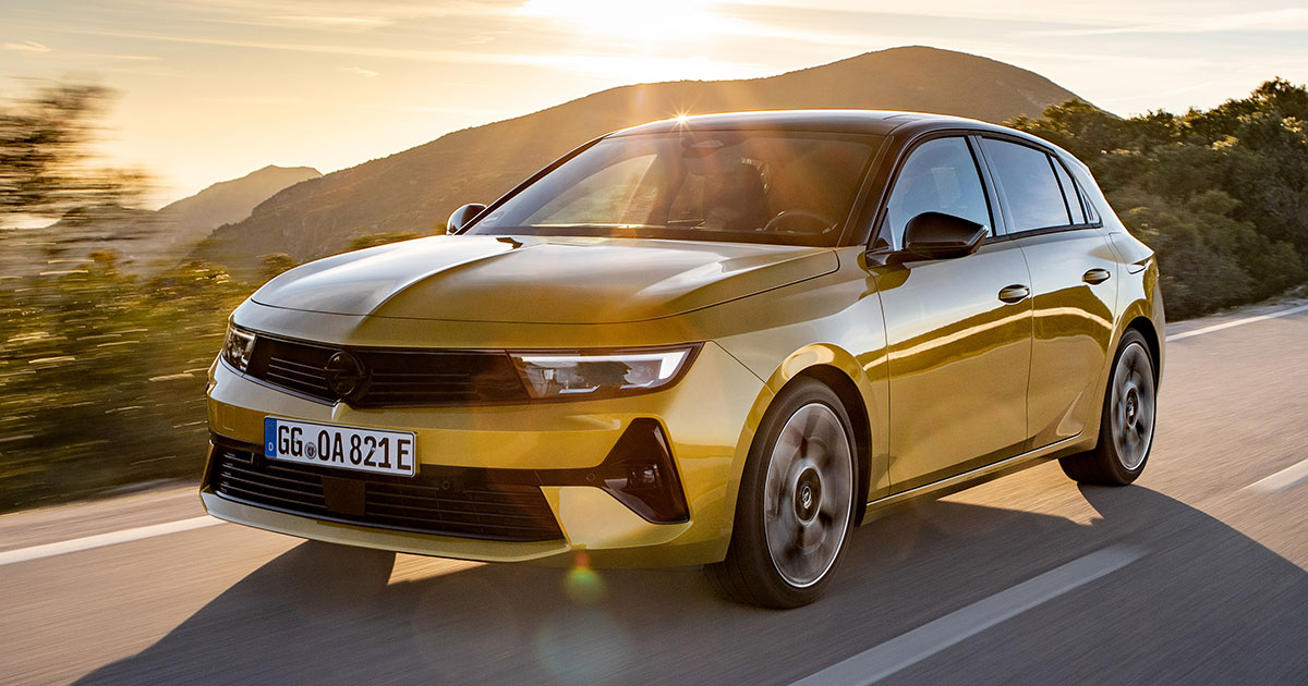 Mer kraft och räckvidd till samma pris: Opel har avslöjat den uppdaterade Astra och Astra Sports Tourer PHEV