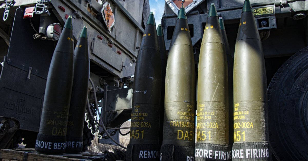 Tjeckien får köpa ytterligare 200 000 granater till Ukraina