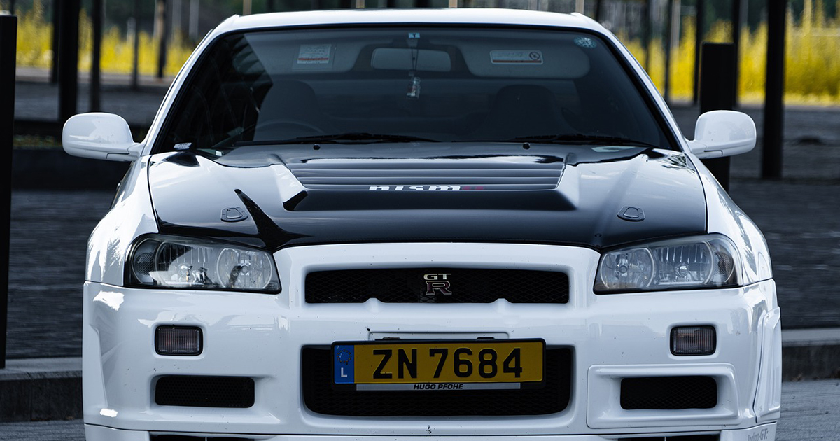 Nissans nya sportbil: GT-R med en kolfiberhuv.