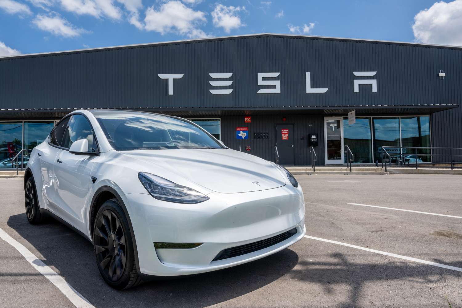 Tesla återkallar 125.000 fordon på grund av problem med säkerhetsbälten