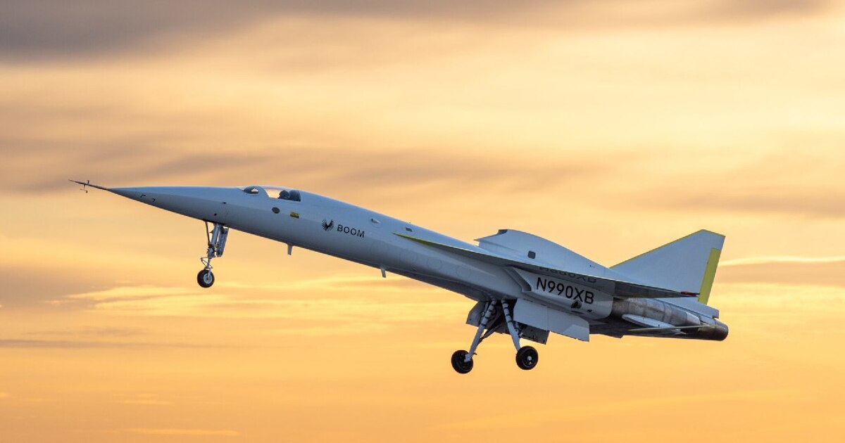 Boom Supersonic prototyp för överljudsflygplan genomför framgångsrikt sin första flygning