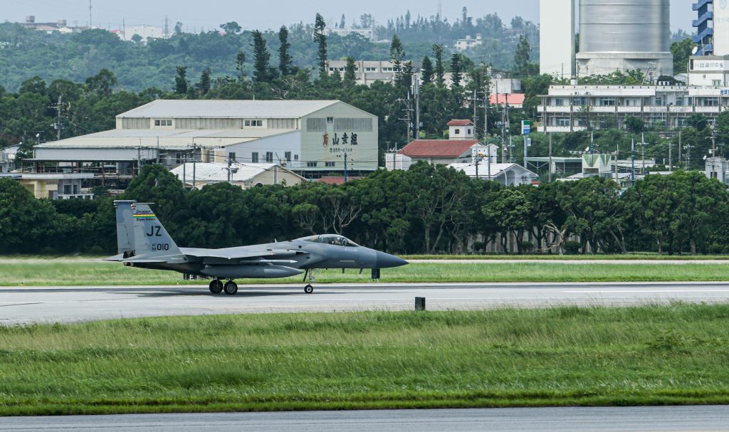 U.S. Air Force har återlämnat äldre fjärde generationens F-15C Eagle stridsflygplan till Kadena-basen i Japan