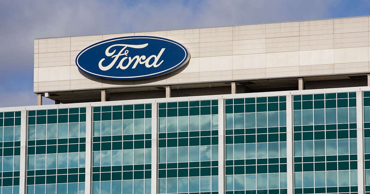 Ford lägger elbilar på is och satsar på hybrider