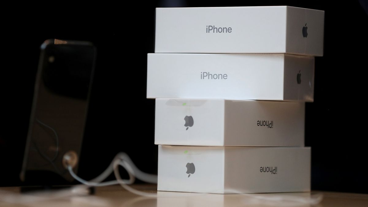 Bedragare försökte lura Apple på 3 miljoner dollar genom att ersätta mer än 5 000 förfalskade iPhones med original