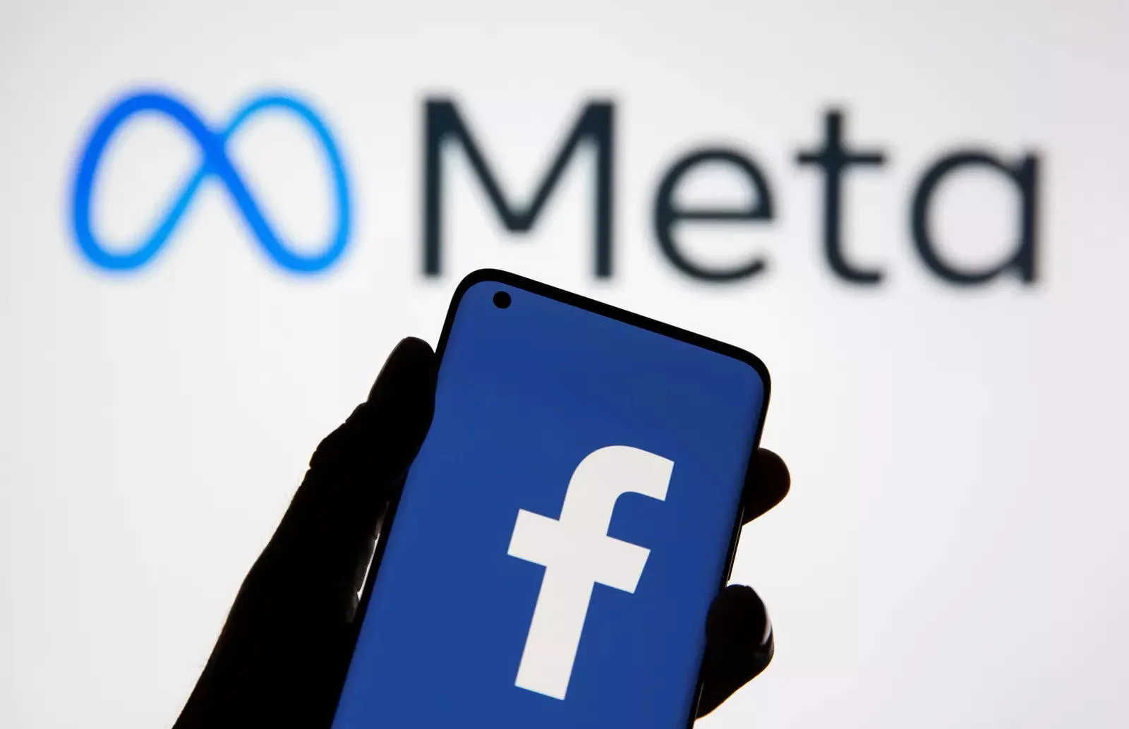 Meta sänker priserna för annonsfria Facebook- och Instagram-prenumerationer i EU med 40 procent