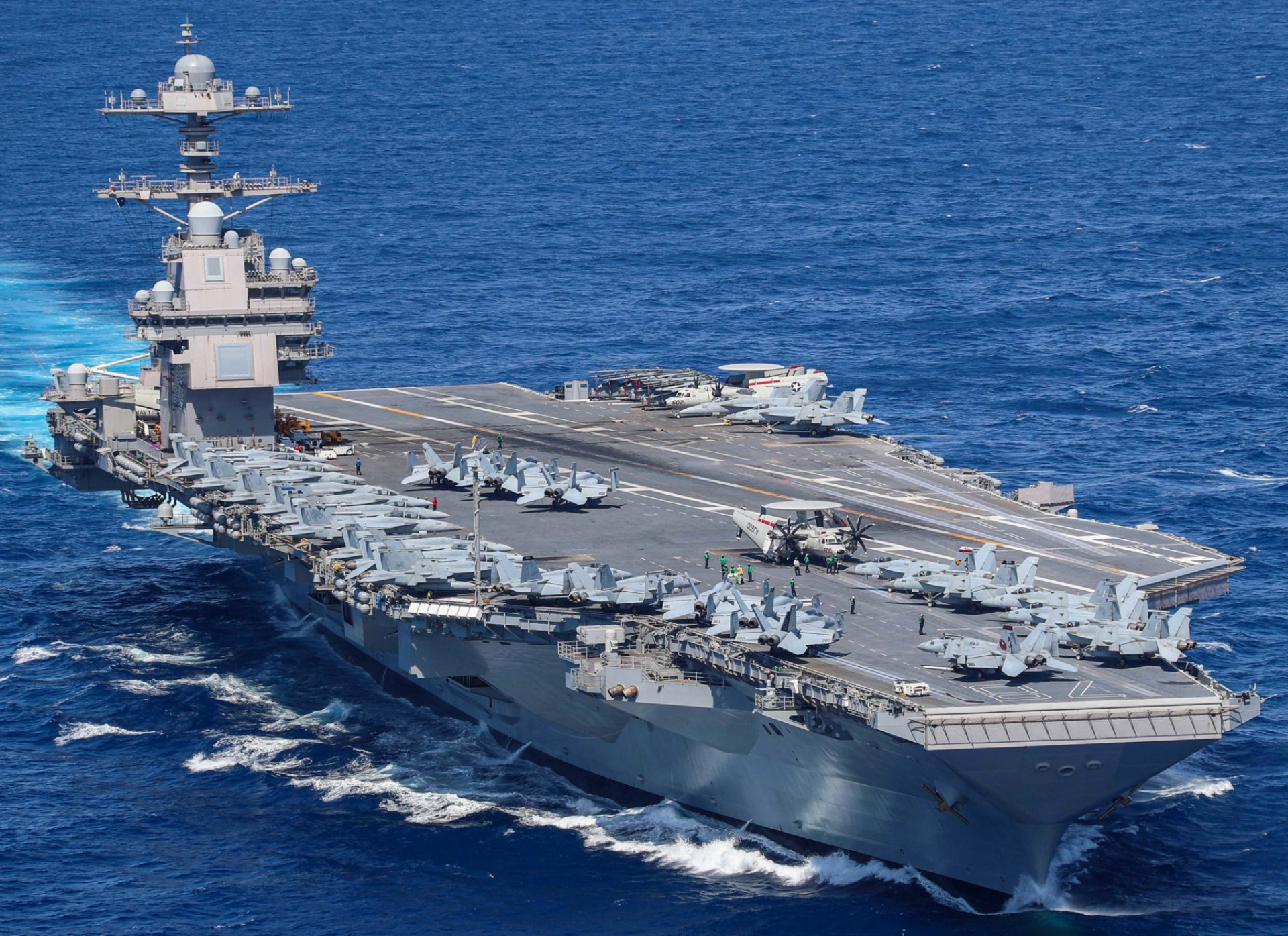 USA har skickat världens största hangarfartyg USS Gerald R. Ford med fem Arleigh Burke-klassade jagare och missilkryssaren USS Normandy till Israel