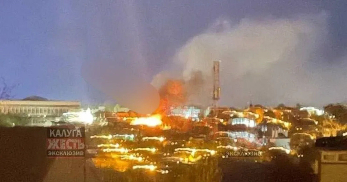 Anfall mot ett raffinaderi i Kaluga-regionen: Ryska myndigheter bekräftar UAV-attack och brand
