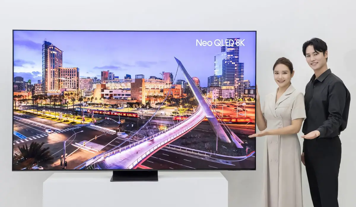 Samsung har lanserat en 98" diagonal 8K QLED TV med Quantum Mini LED-bakgrundsbelysning till ett pris av $40,000