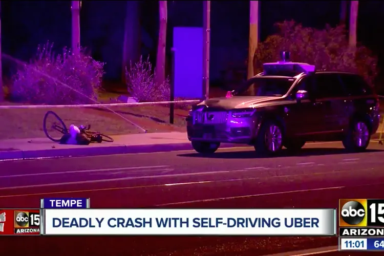 Uber-förare inblandad i den första dödsolyckan någonsin med en självkörande bil erkänner sig skyldig