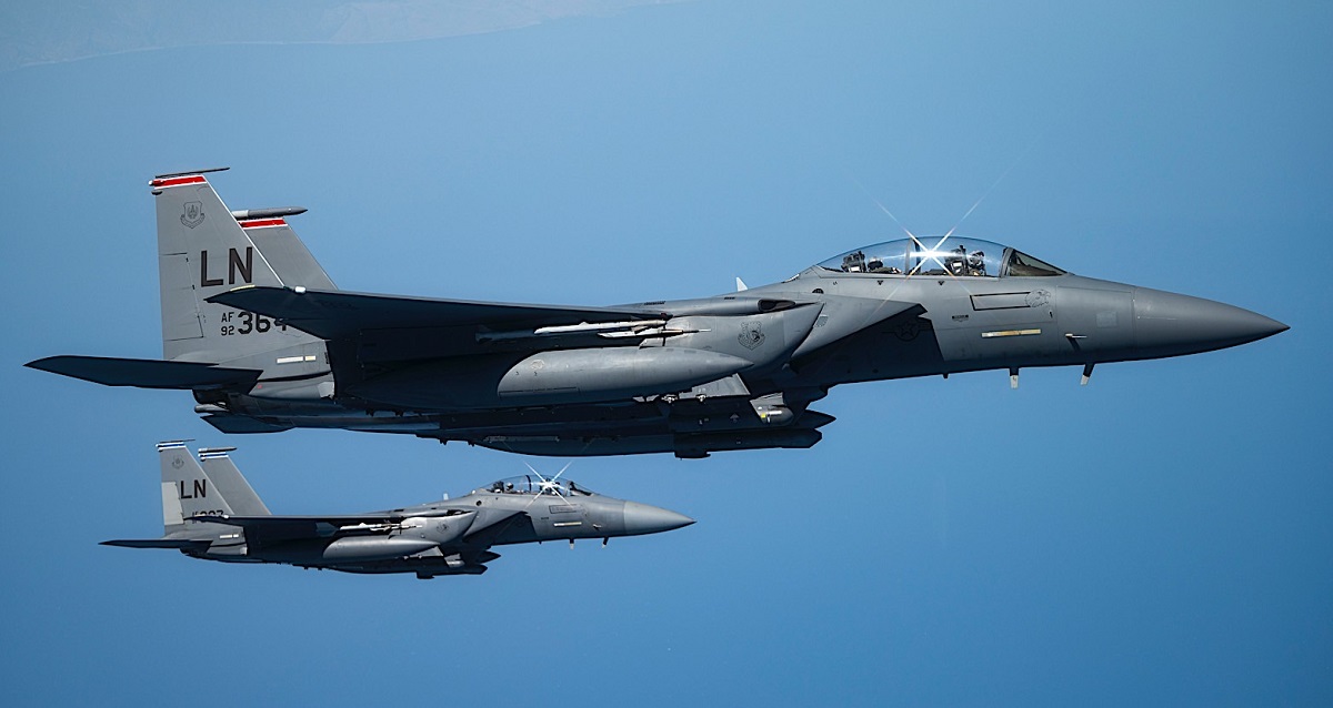 Kongressen kan hindra det amerikanska flygvapnet från att pensionera 119 fjärde generationens F-15E Strike Eagle-jaktplan trots besparingar på 2,9 miljarder USD
