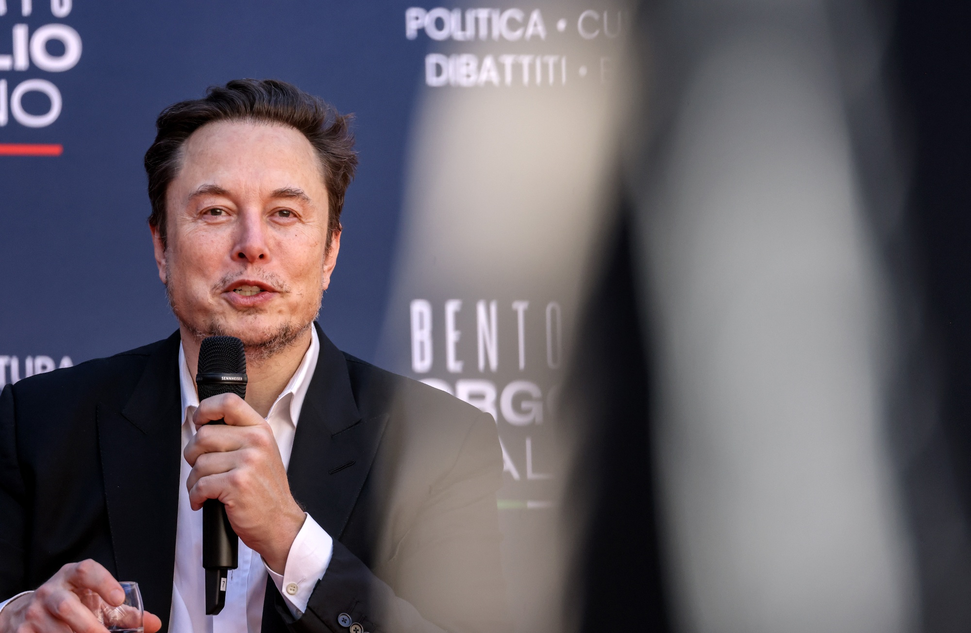 Elon Musks xAI söker upp till 4 miljarder dollar för att konkurrera med OpenAI