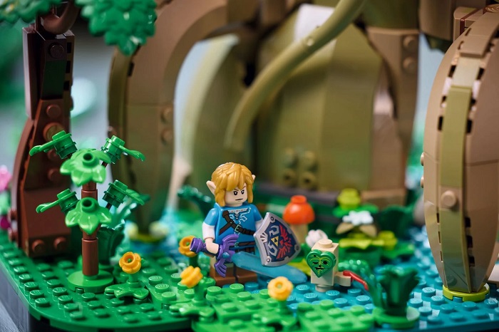 I ett intressant samarbete mellan Nintendo och LEGO har den första byggaren med The Legend of Zelda-tema tillkännagivits som gör att du kan montera två varianter av Great Tree of Deku-3