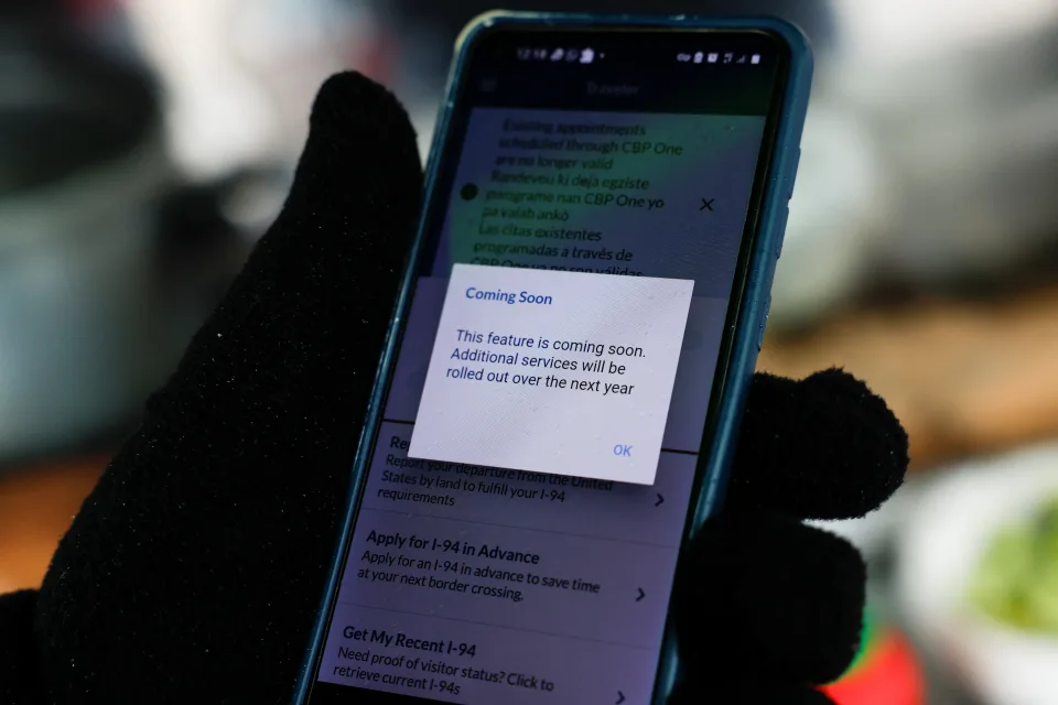 CBP One-appen. Illustration: Reuters