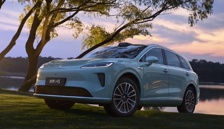 Första bilder av Shangjie H5 crossoverfordon