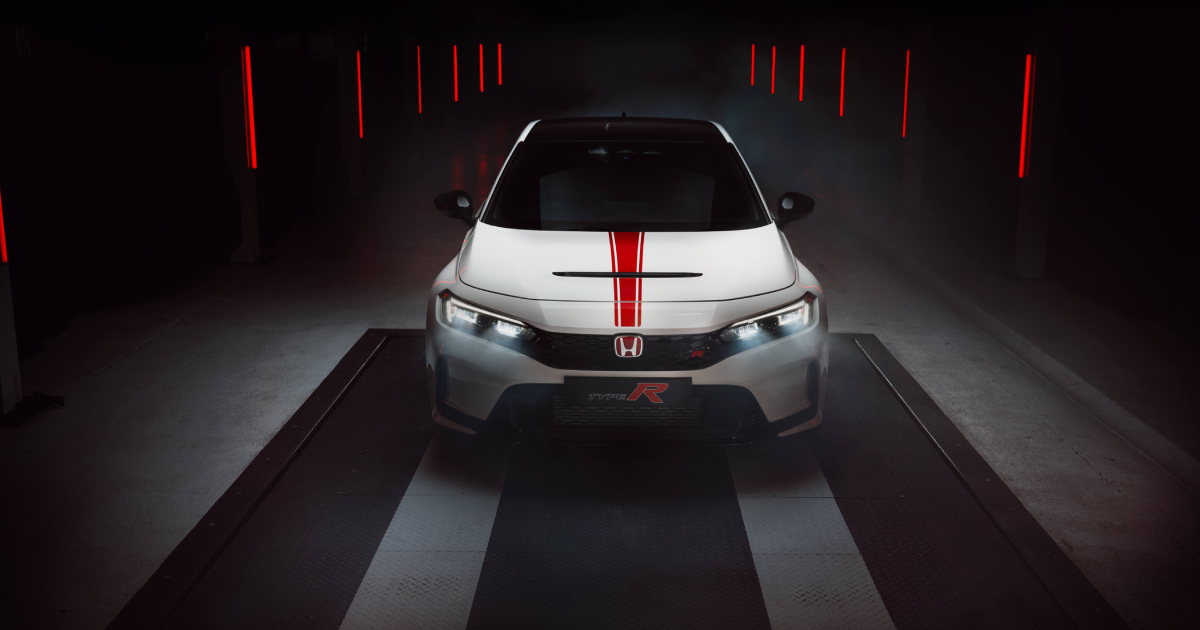 Honda Civic Type R Ultimate Edition i vitt med röda accenter