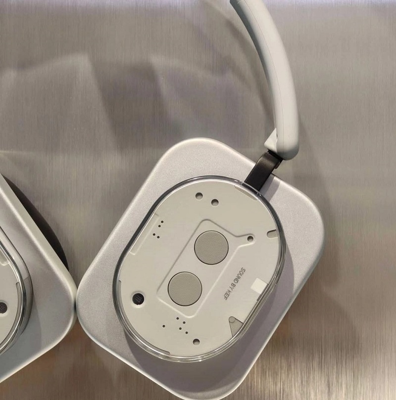 Nothing Headphone (1) med transparenta element