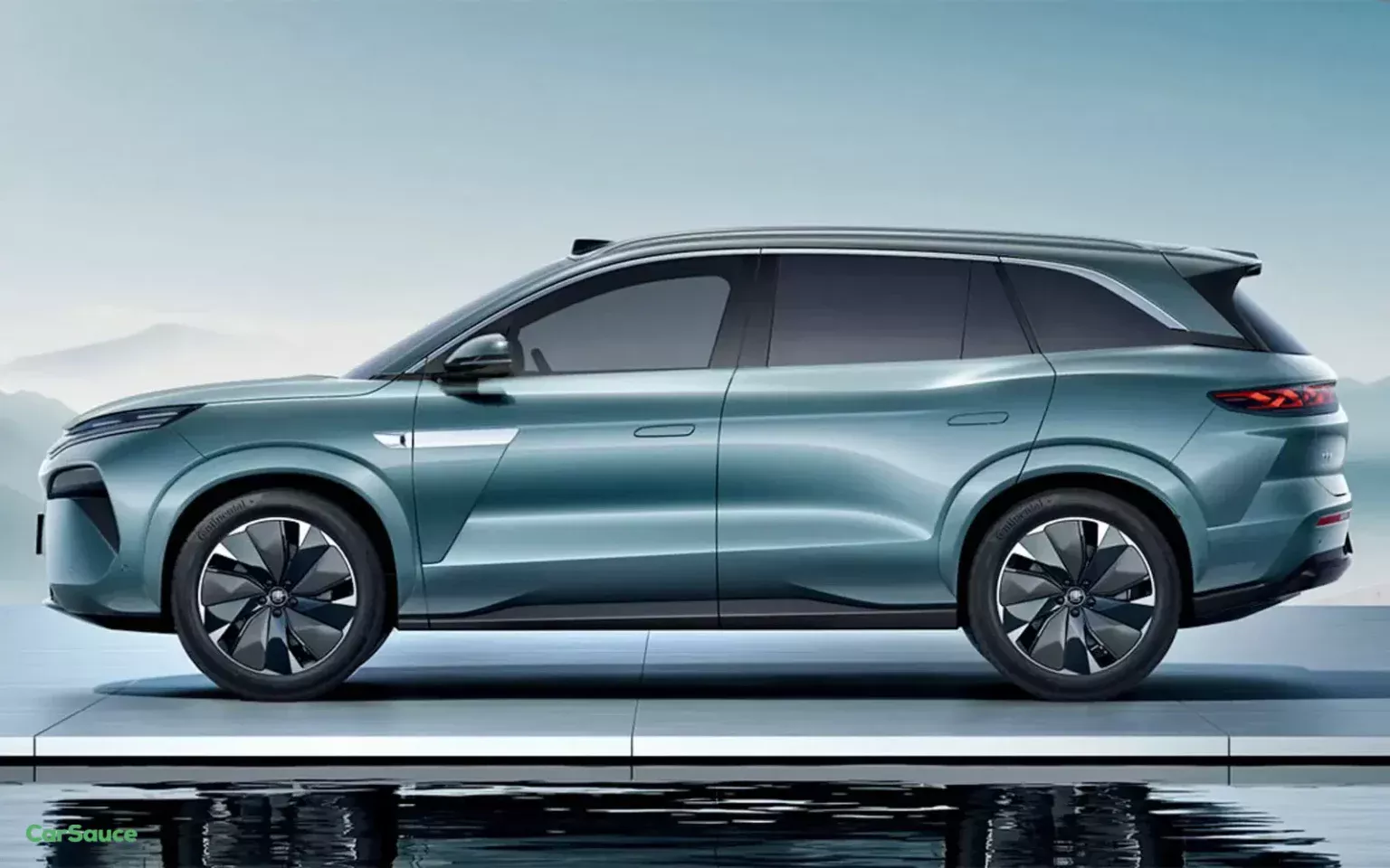 BYD Tang L elbil på vägen