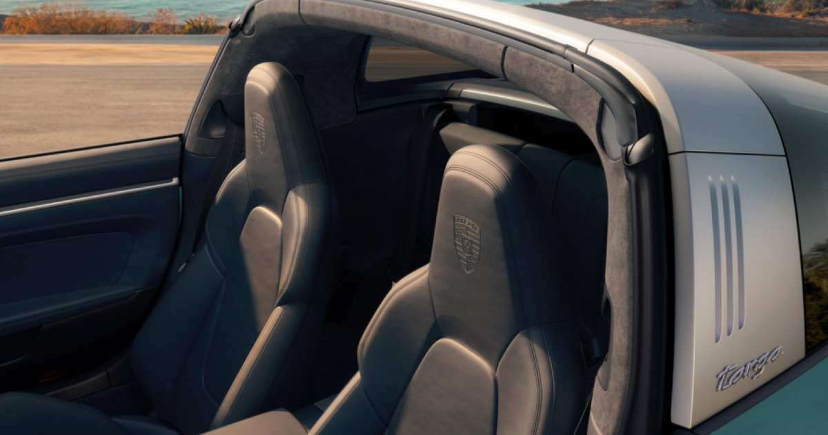 Porsche 911 Carrera 4S på banan.