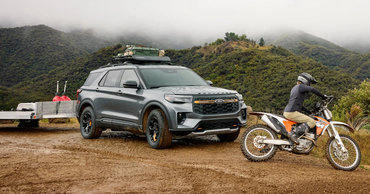 Ford Explorer Tremor off-road