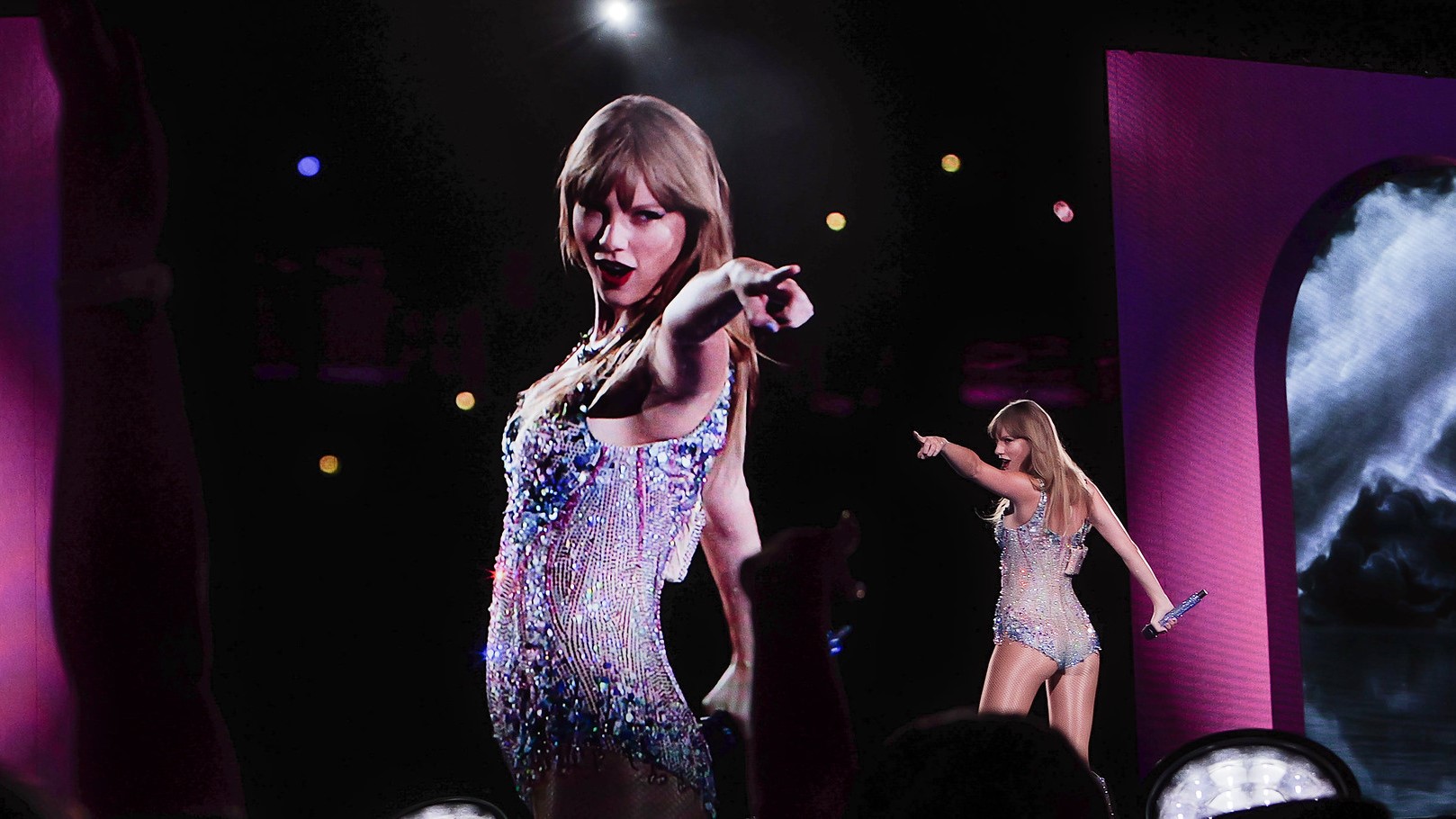 Taylor Swifts nakna deepfakes dök upp på X, vilket har retat upp sångerskans fans