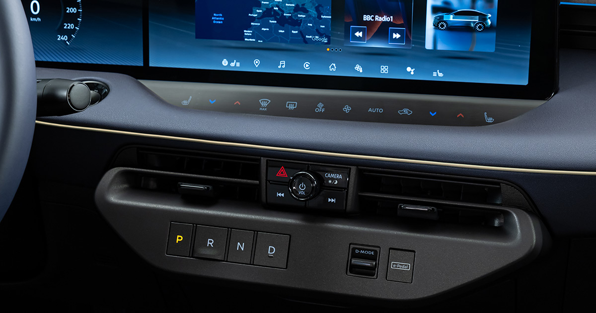 Den teknologiska interiören i den nya Nissan Leaf