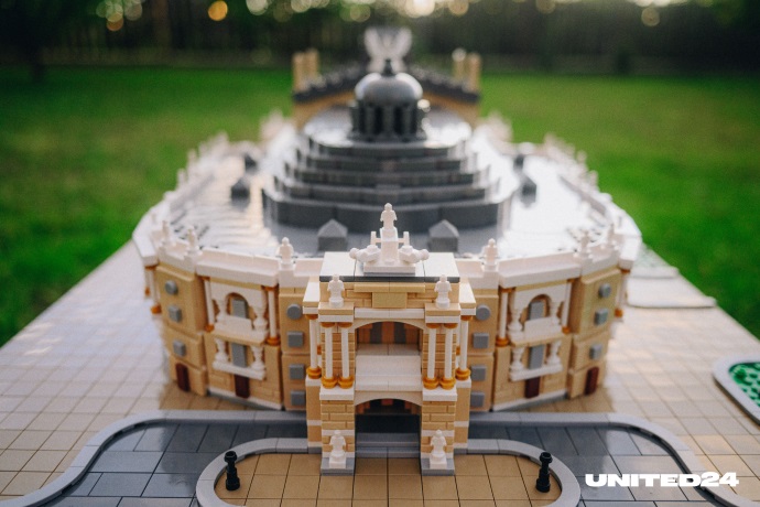 Lego Creators presenterade tillsammans med United24 exklusiva set tillägnade de viktigaste arkitektoniska monumenten i Ukraina-2