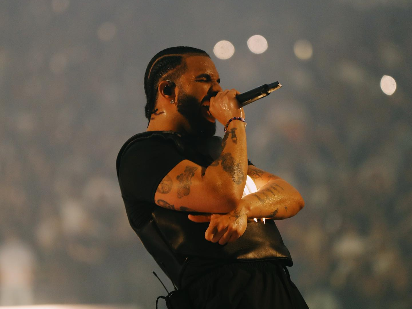 Drake förväxlar debatt om artificiell intelligens i "Push Ups" med djup fejk