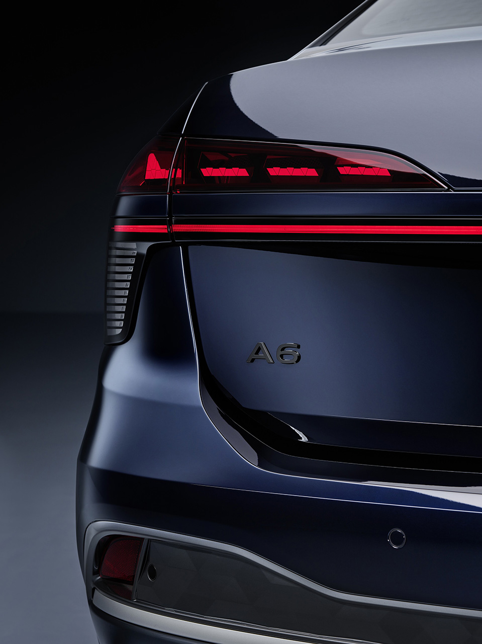 Audi A6 Sedan (2025) i färgen Firmament Blue Metallic