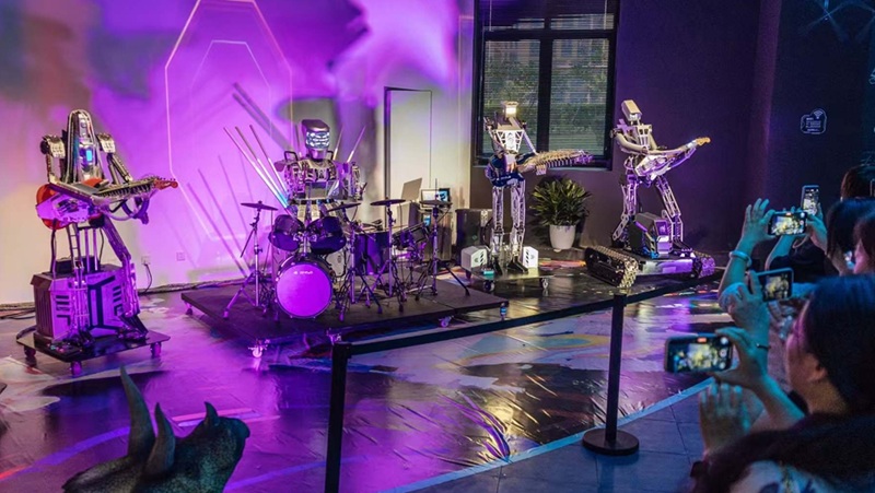 Mångfald av robotar i köpcentret