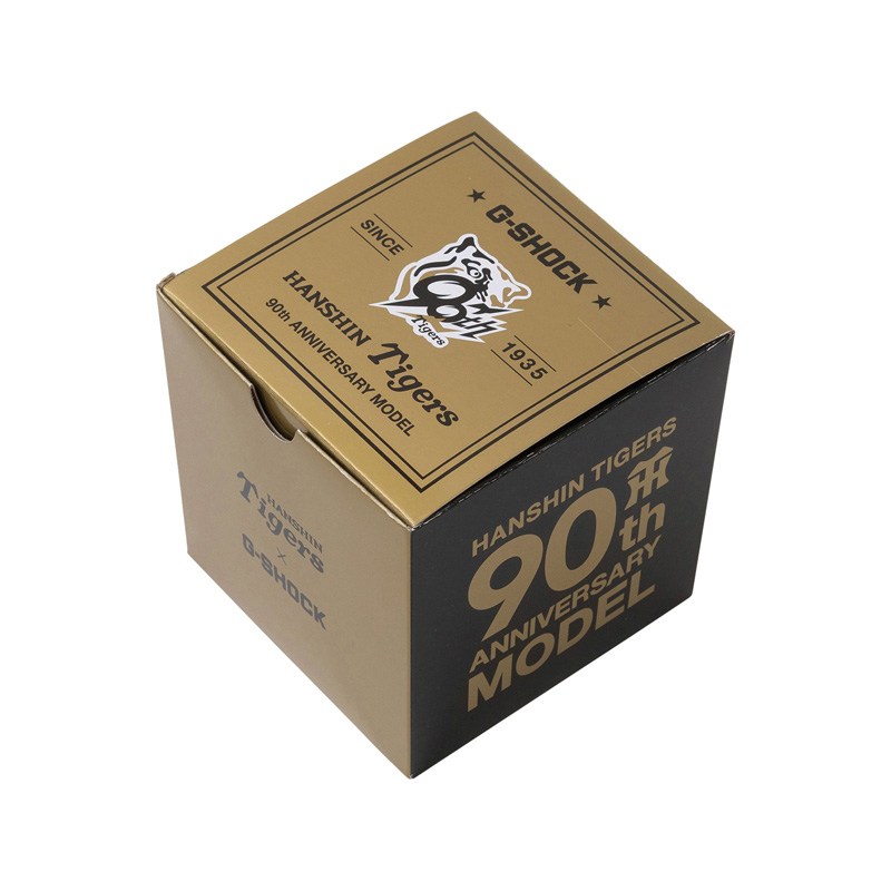 samlar metalllåda för G-Shock x Hanshin Tigers-klocka