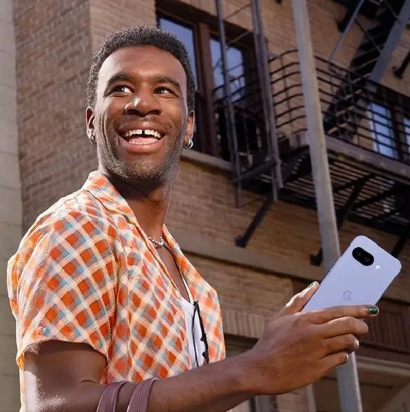 Rendering av Google Pixel 9a i färgen Porcelain