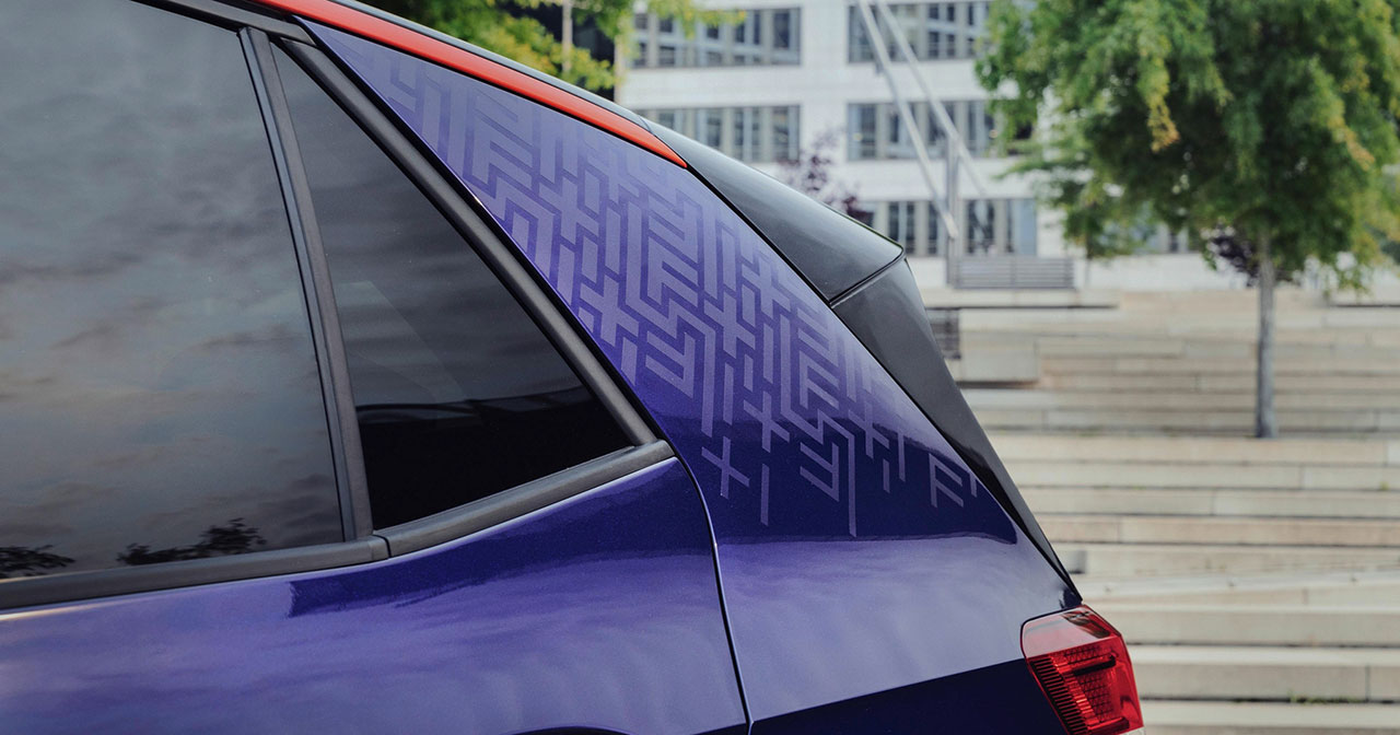 ID.3 GTX FIRE+ICE mot en pittoresk bakgrund