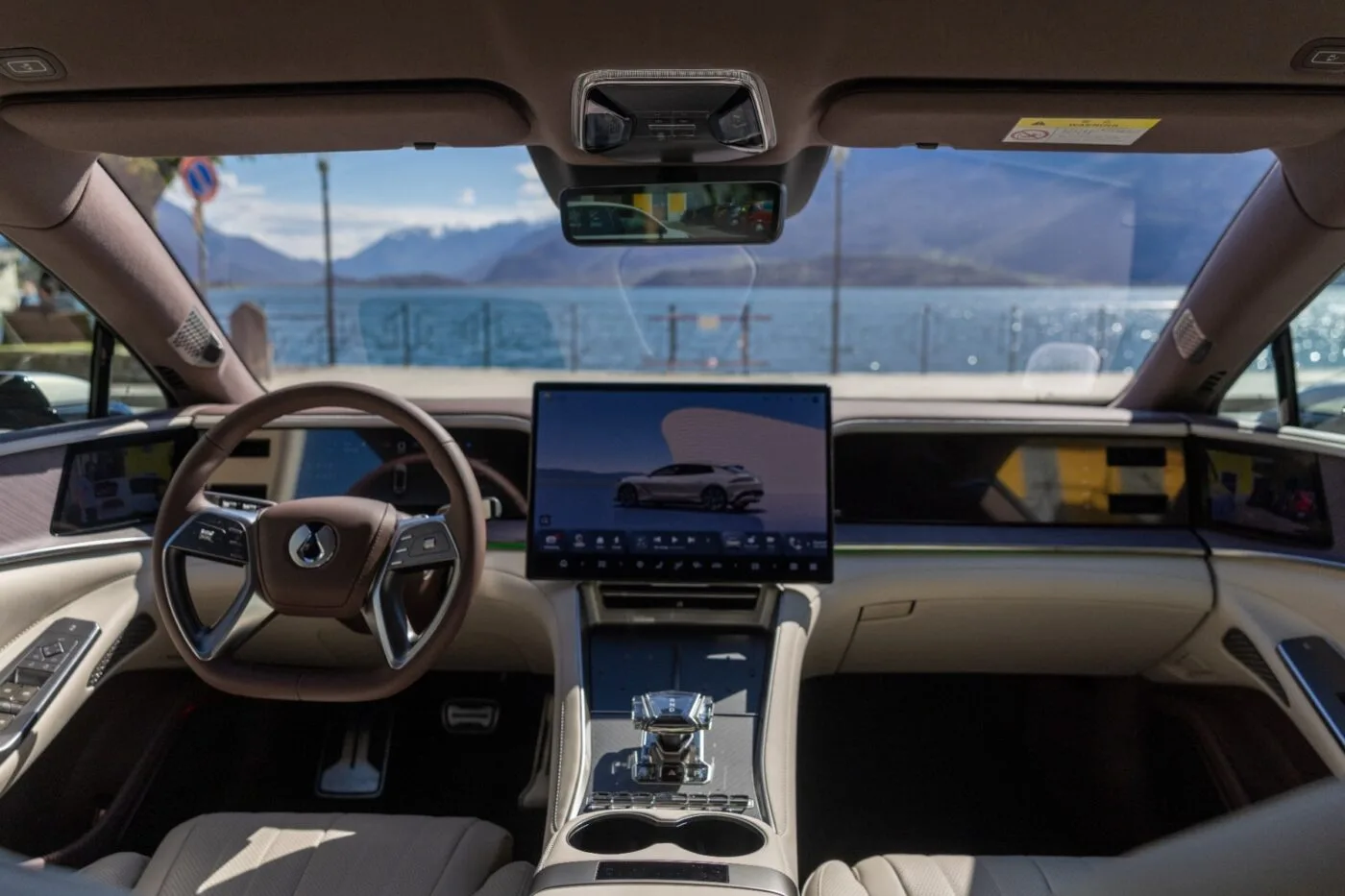 Denza Z9GT interiör