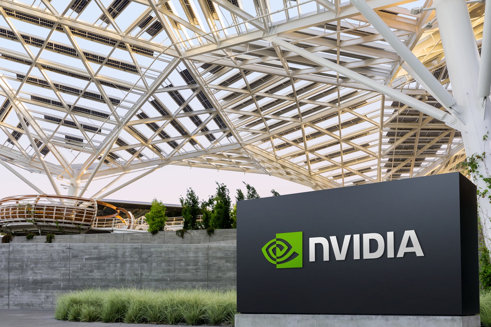 NVIDIA tredubblar omsättningen och 13-faldigar nettoresultatet på grund av efterfrågan på AI-chips 
