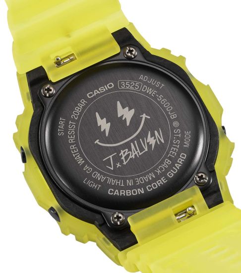 G-Shock DWE-5600JB-1A9ER-klocka: baksida