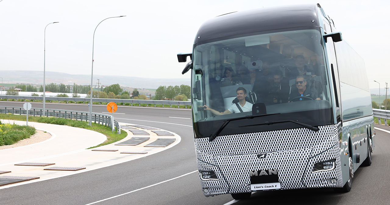 MAN Lion's Coach E elektrisk buss prototyp i camouflagemönster