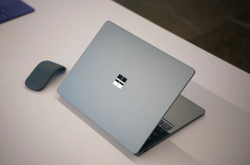 Bild av Surface Laptop 13 i olika färger