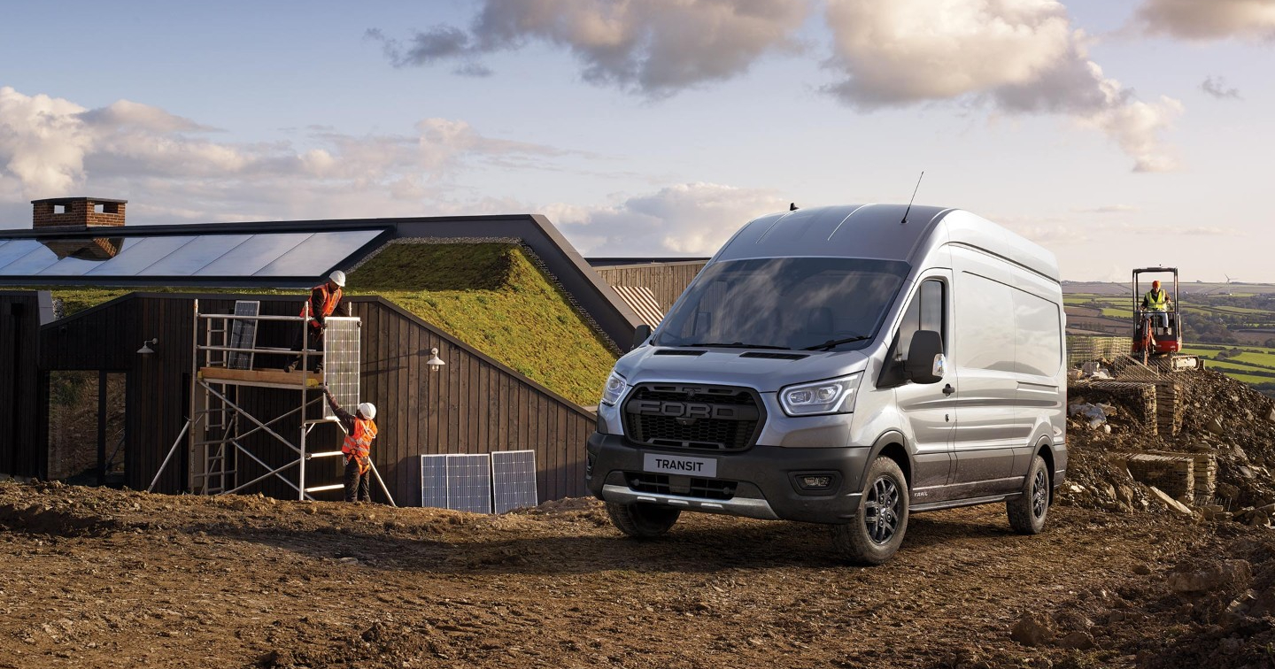 Ford Transit Trail på landsbygden
