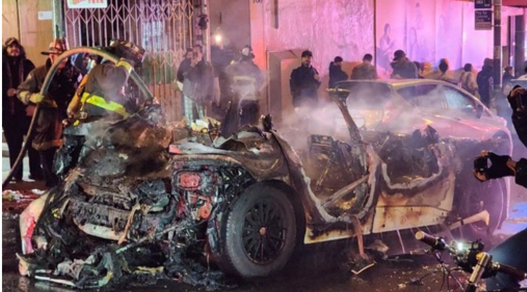 Waymos robotaxi attackerad och satt i brand i San Francisco