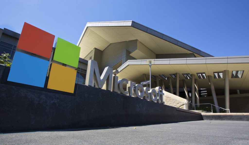 Microsoft har anställt en tidigare Meta-chef för att stärka sitt AI-superdatorteam