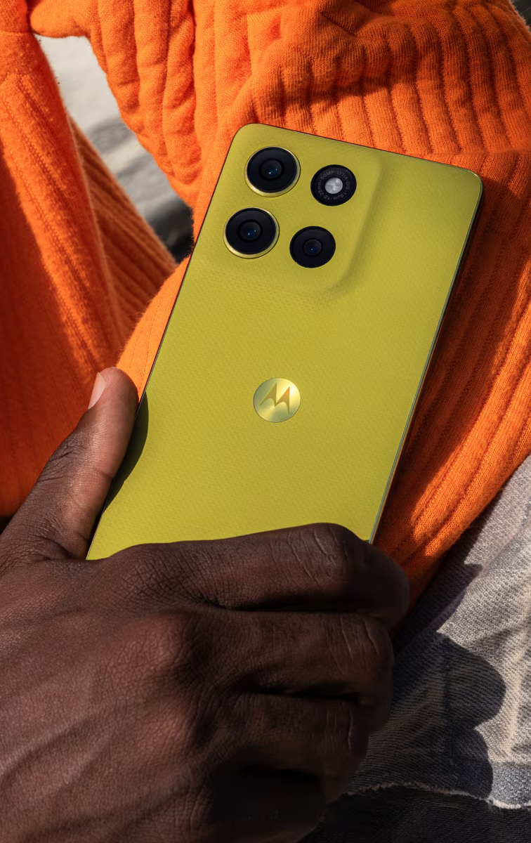 Moto G86 Power design i Green Apiary-färg