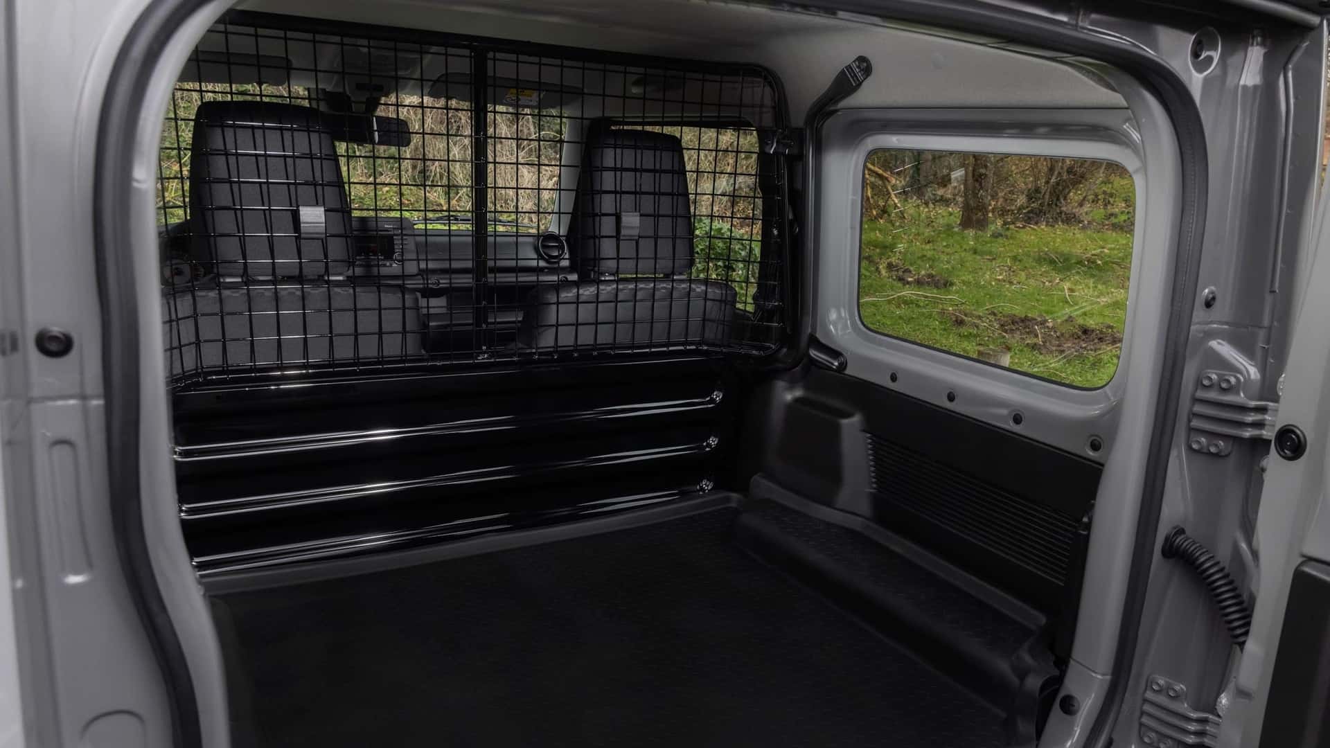 Suzuki Jimny 55ème Anniversaire i Frankrike - foto 7