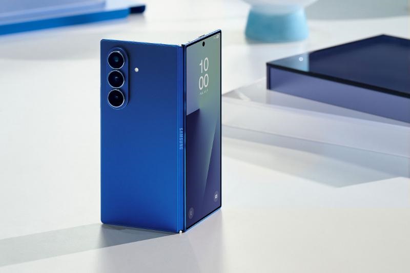 Galleri av Samsung Galaxy Z Fold 7 i blå färg