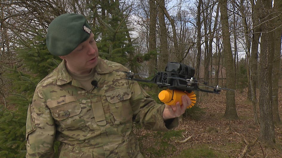 Danska soldater med drönare